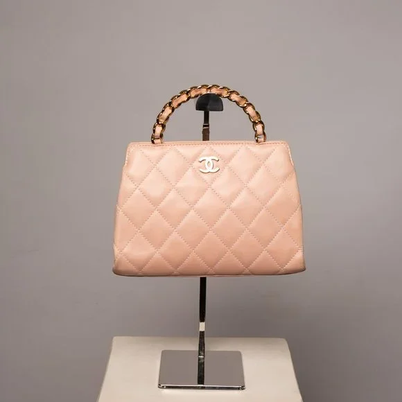Extremely rare pink CHANEL bag - Picture 2 of 13